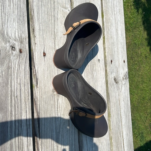 Crocs Sarah Clogs - Picture 11 of 12